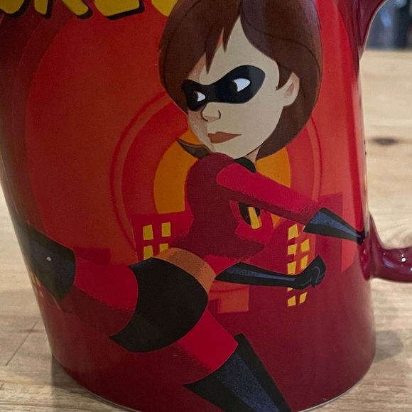 NWOT Disney The Incredibles Mrs. Incredibles “Stretched to my Limits” Mug Large - Picture 4 of 7